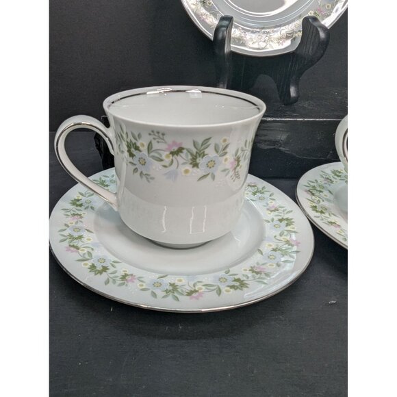 Johann Haviland Forever Spring Pattern 2 Teacups and Saucers 1 Dessert Plate - Picture 6 of 10